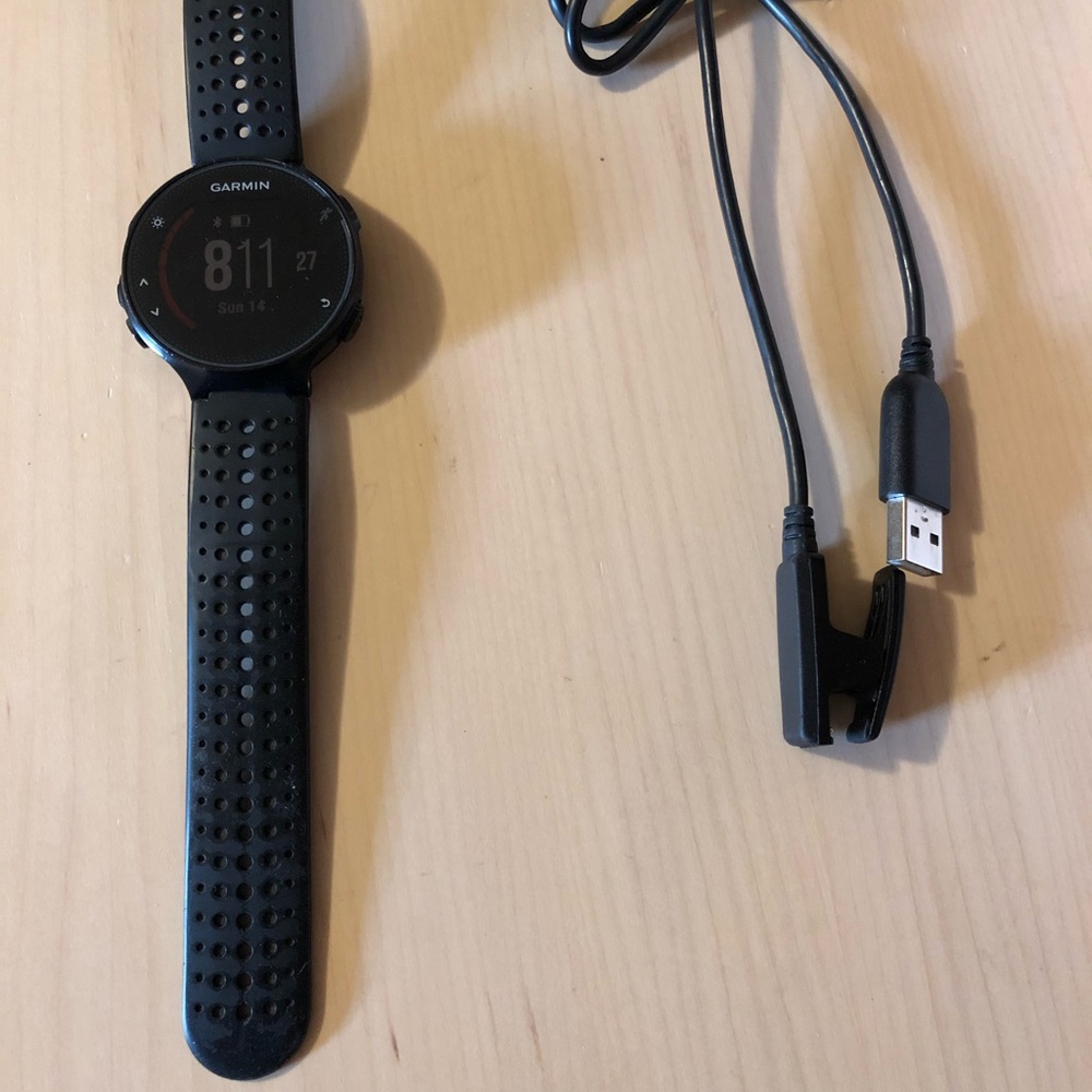 Garmin 235 with charger